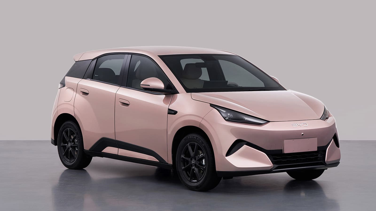 Novo BYD Dolphin Mini é flagrado com sensor LiDAR e sem painel de instrumentos
